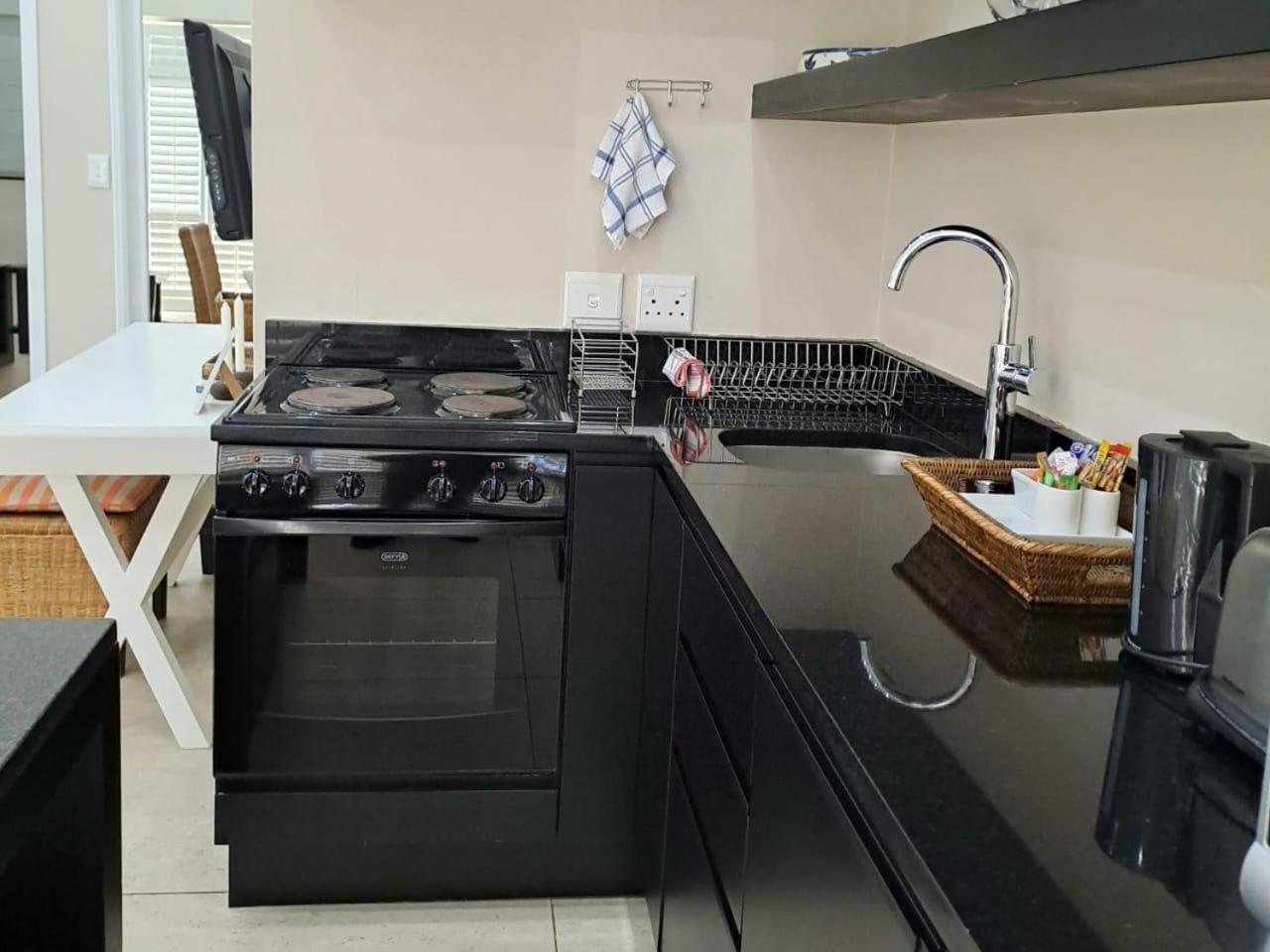 Ana'S Place Apartments Mossel Bay Room photo